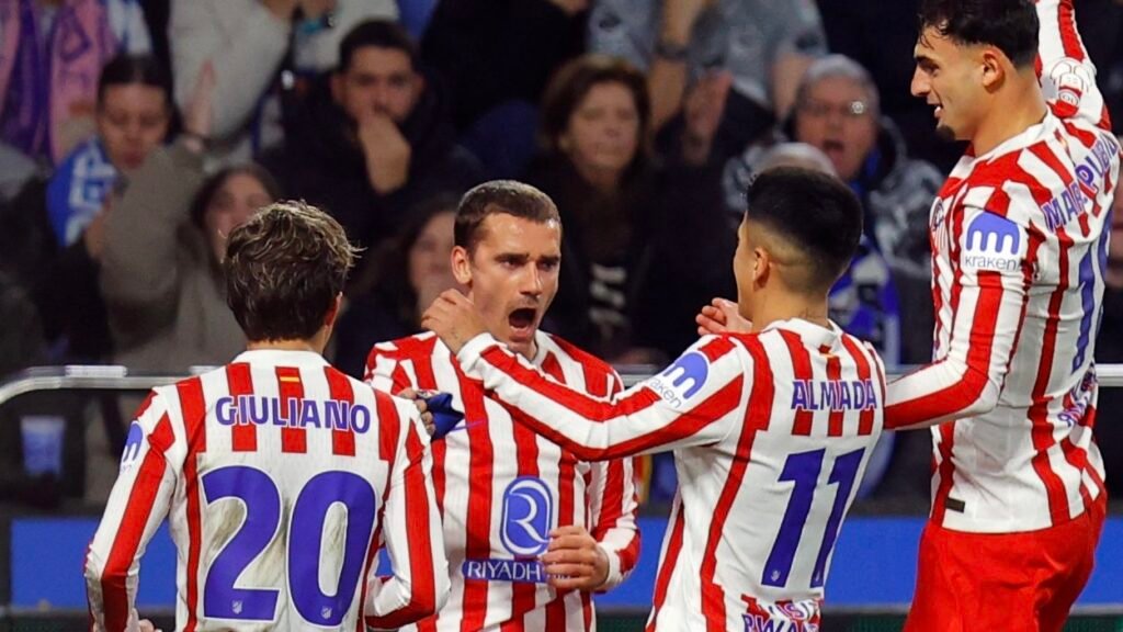 Griezmann, Giuliano, Almada y Marc Pubill celebran un gol.