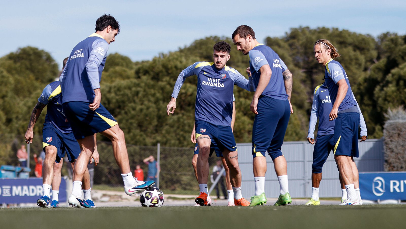 Los jugadores del Atleti en un entrenamiento.