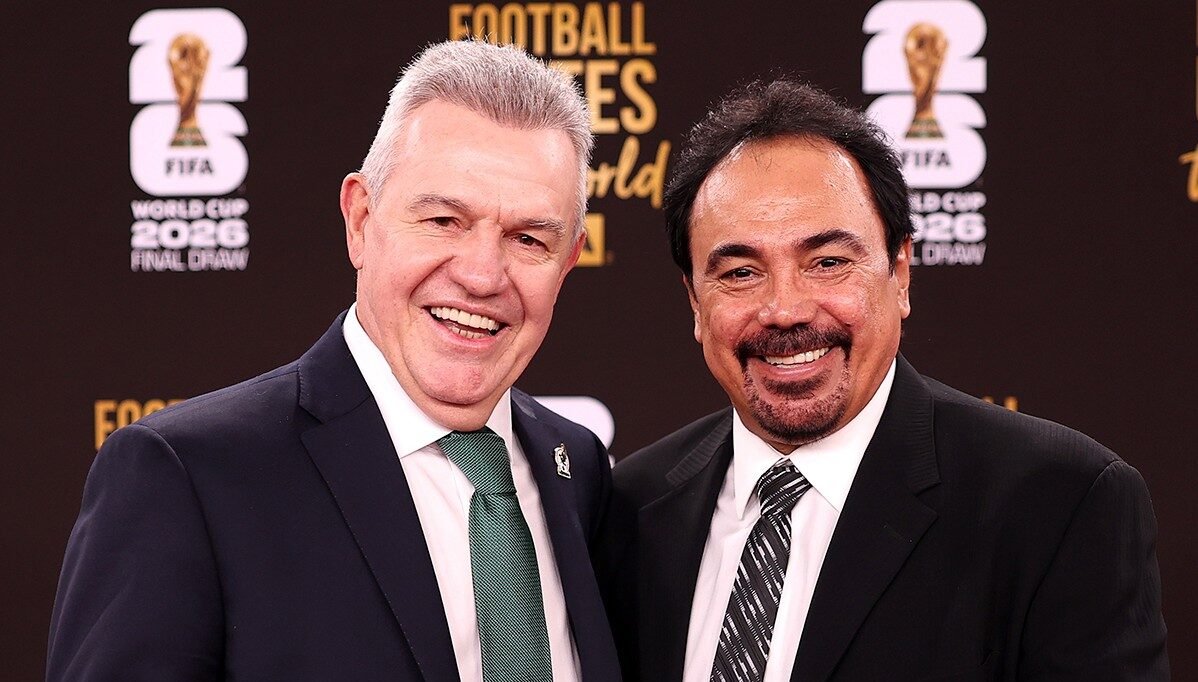 Javier Aguirre y Hugo Sánchez, durante el sorteo del Mundial de 2026. Via X: @miseleccionmx