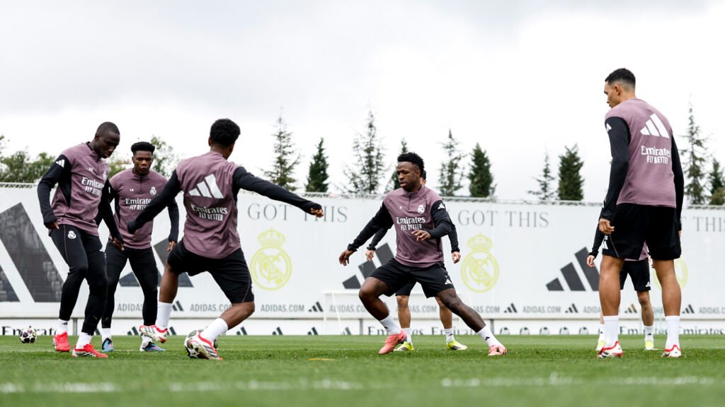 Varios jugadores del Real Madrid durante un entrenamiento. Vía X: @Realmadrid