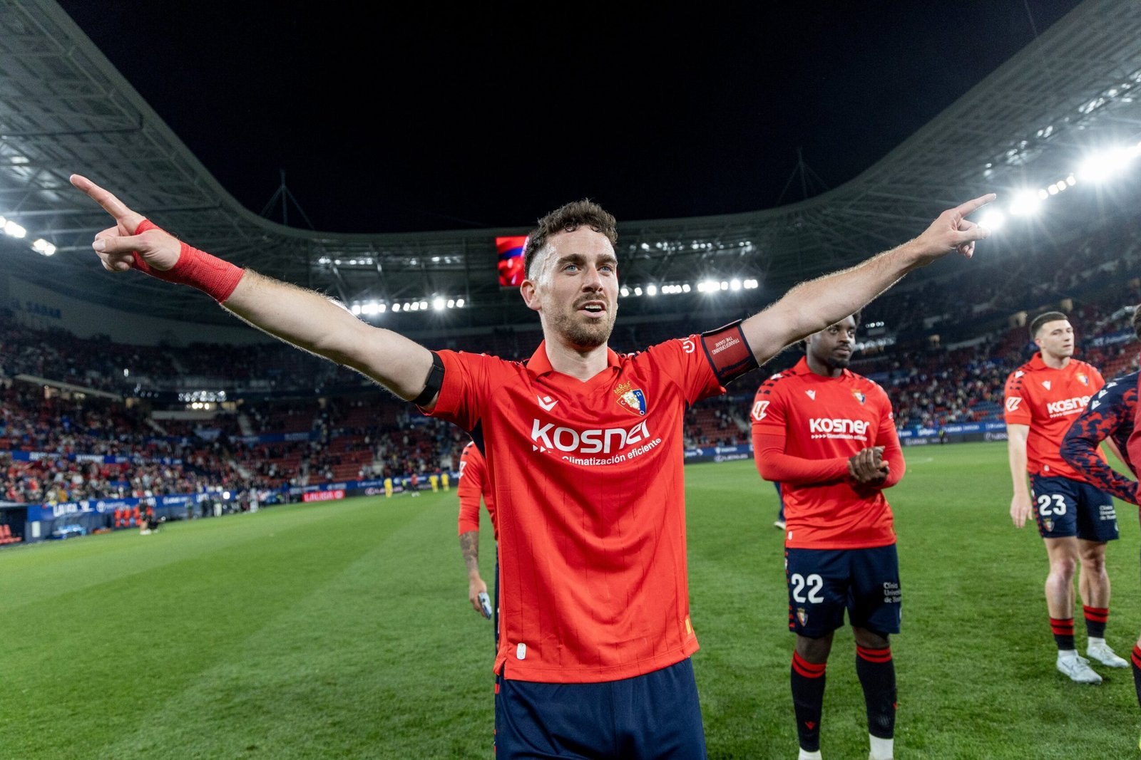 Kike Barja tras la victoria ante el Girona en El Sadar. Via X: @Osasuna