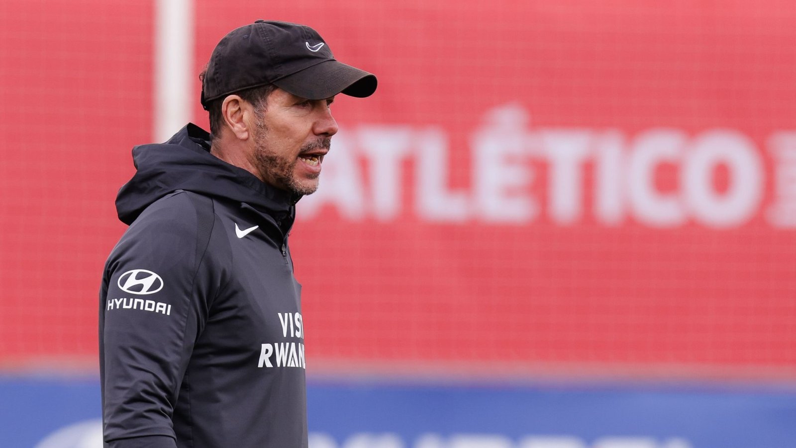 El Atlético afronta seis partidos en veinte días con solo dos salidas fuera de Madrid. Copa, Liga y Champions marcarán el mes clave