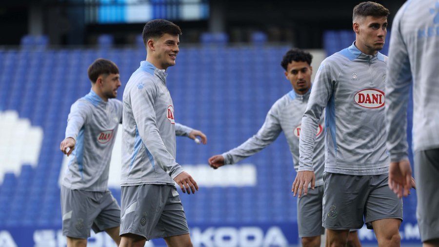 Ferran Gómez entrenando con el primer equipo