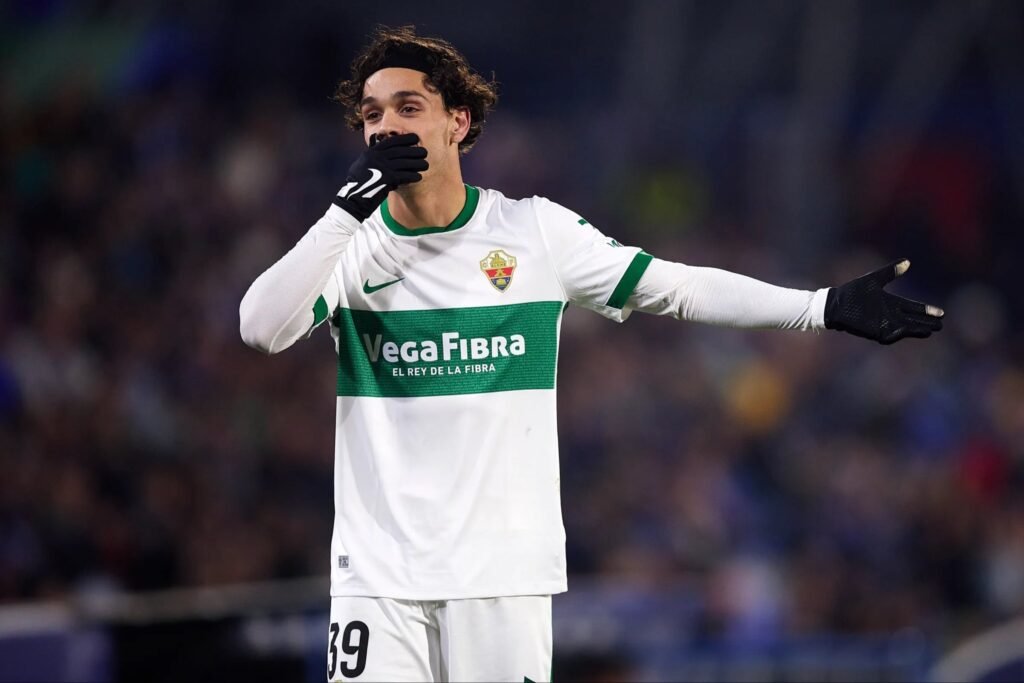 El Elche CF celebra la vuelta de Héctor Fort tras su lesión de hombro ...