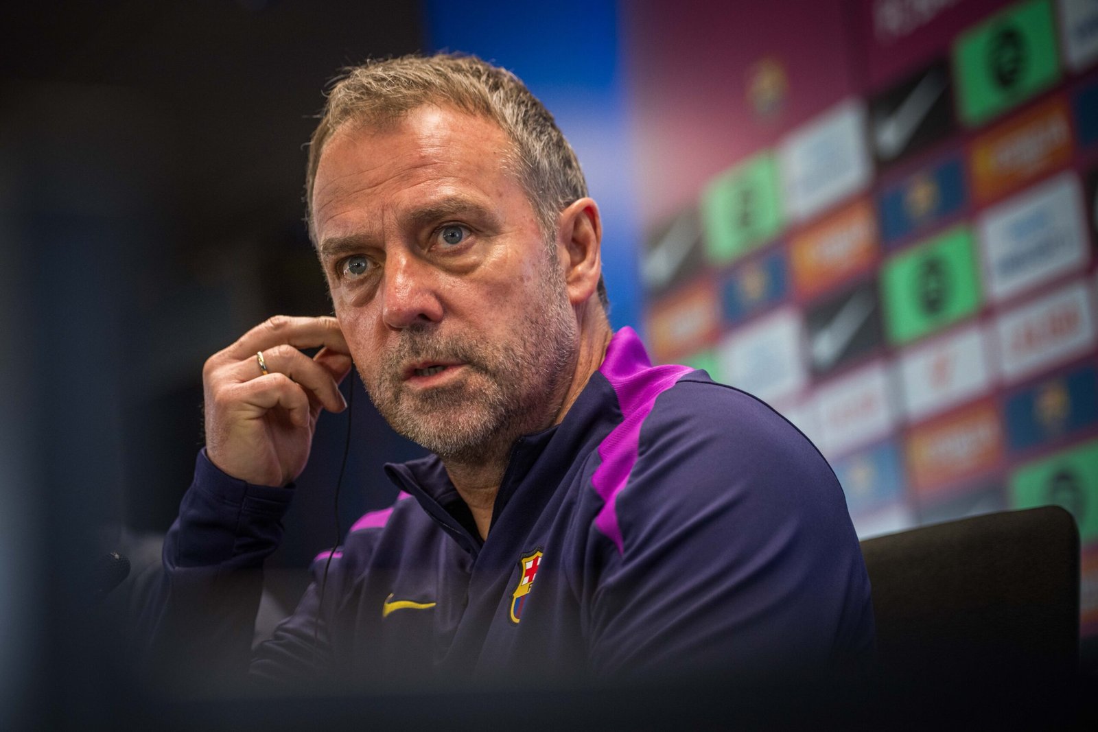 Hansi Flick en rueda de prensa. Vía X/@FCBarcelona