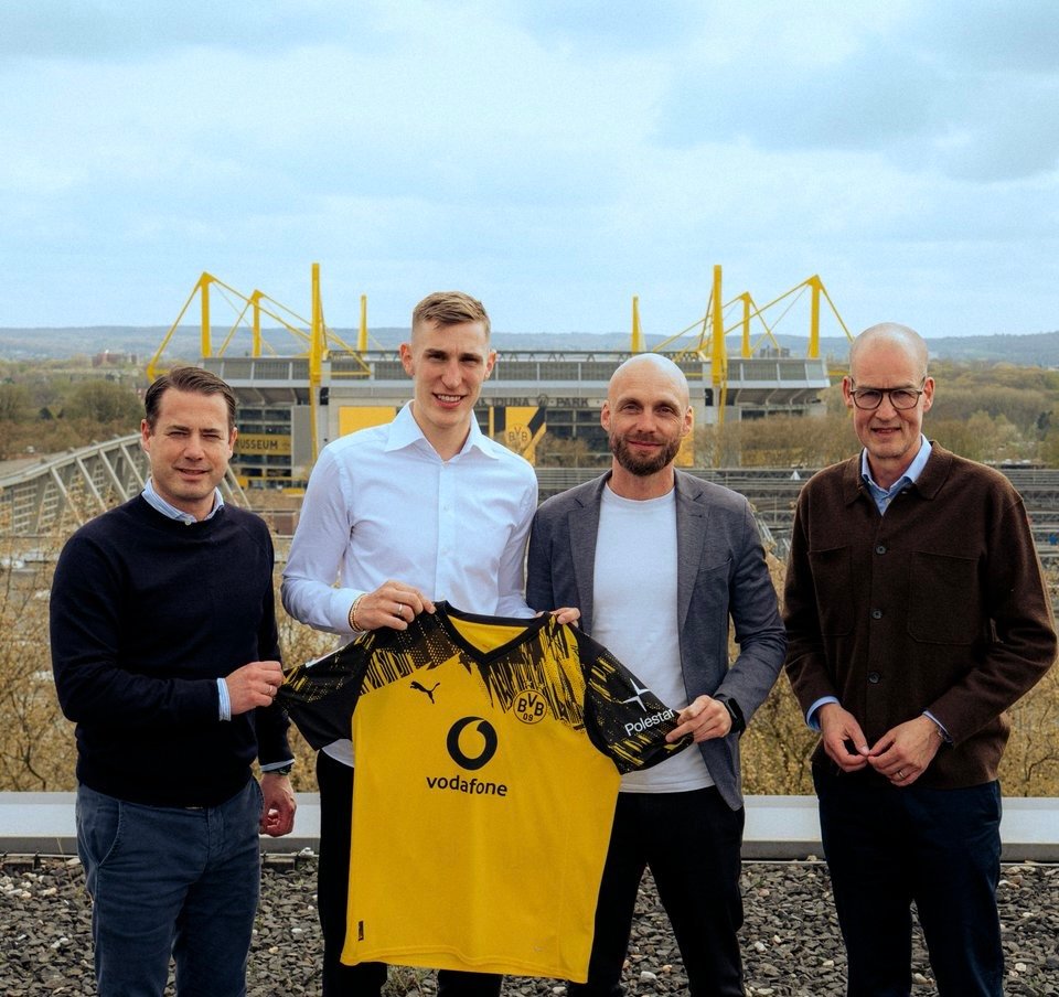 El Borussia Dortmund renueva a Nick Schlotterbeck/ Vía X: @BVB
