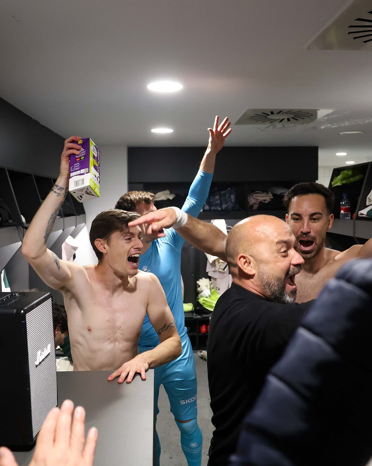 Manolo González celebrando