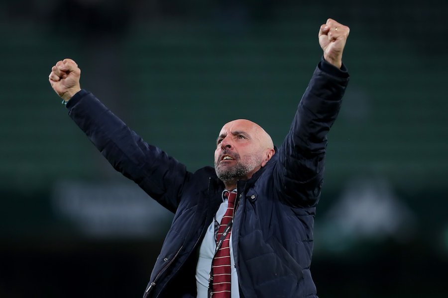 Monchi celebrando