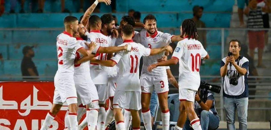 Jugadores de Túnez celebrando un gol