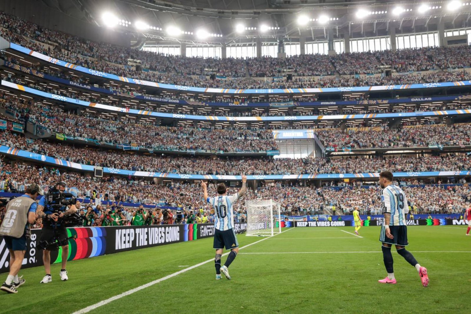 Messi celebra su 18 gol en la Copa del Mundo