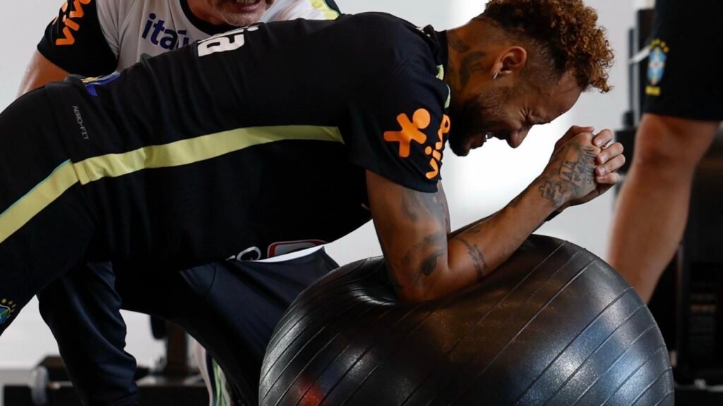 Neymar, en un entrenamiento con Brasil.
