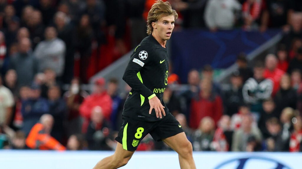 Pablo Barrios, en el encuentro de Champions League.