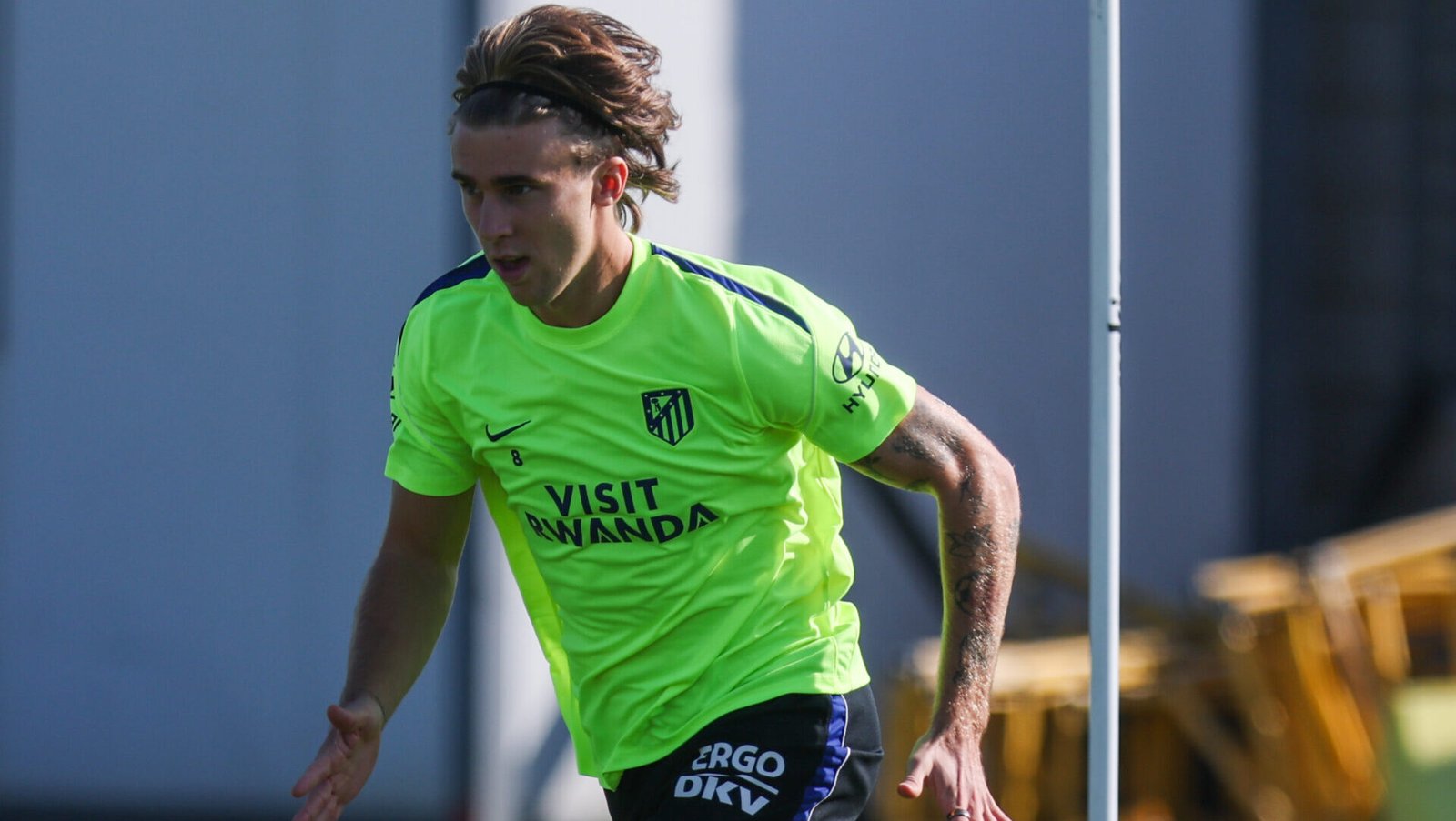 Pablo Barrios, en el entrenamiento del Atlético de Madrid.